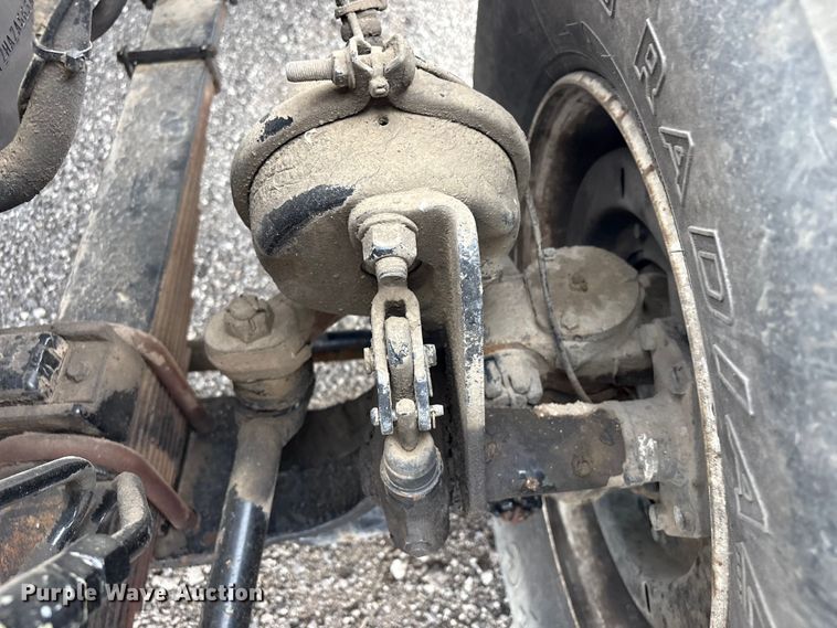 image for item EG9098 2003 Sterling Crane truck