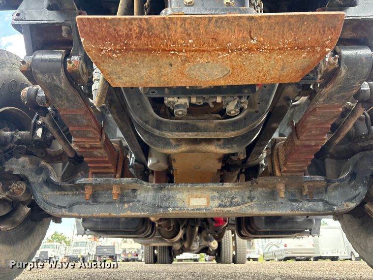 image for item EG9098 2003 Sterling Crane truck