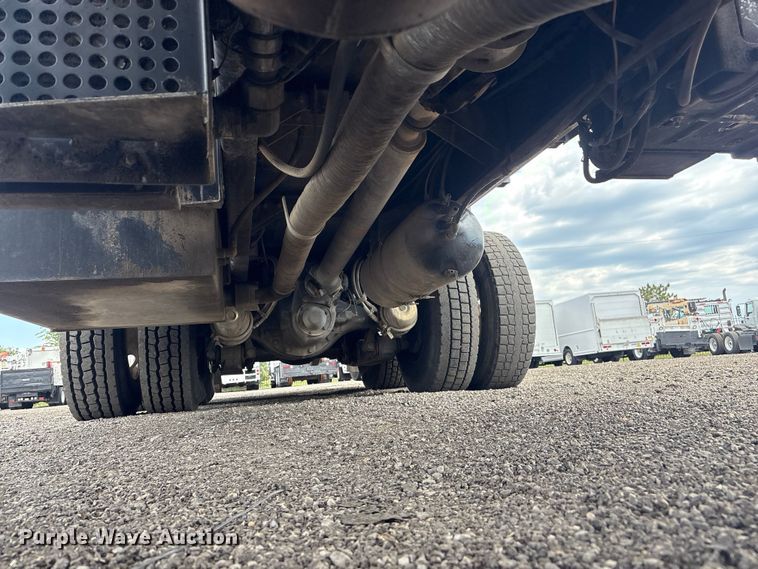 image for item EG9098 2003 Sterling Crane truck