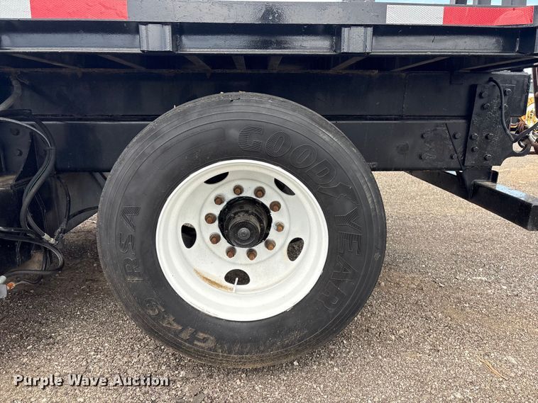 image for item EG9098 2003 Sterling Crane truck