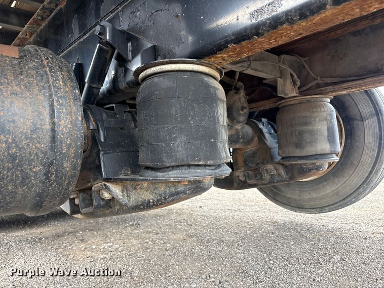 image for item EG9098 2003 Sterling Crane truck