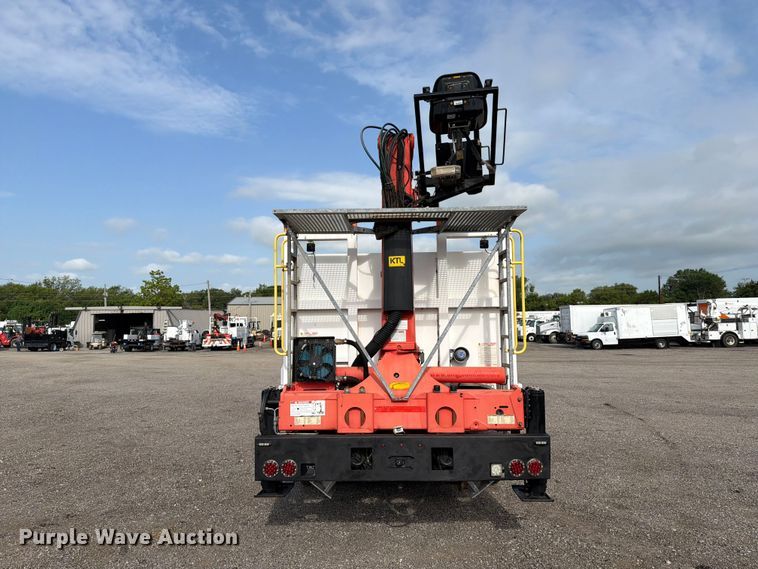 image for item EG9322 2015 Freightliner 114SD crane truck