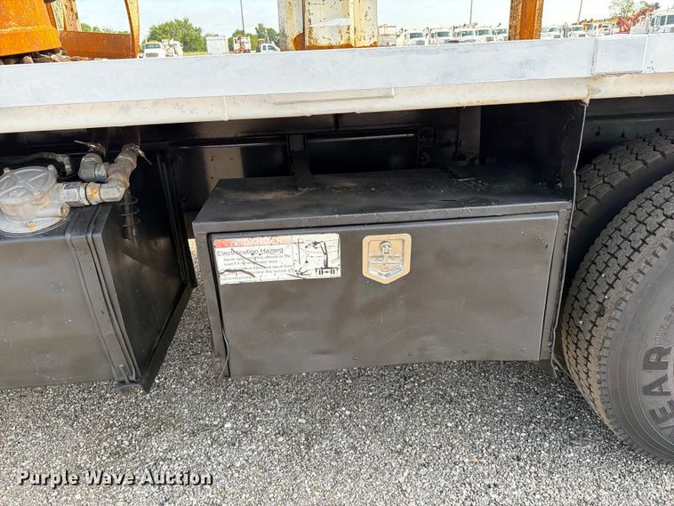 image for item EG9322 2015 Freightliner 114SD crane truck