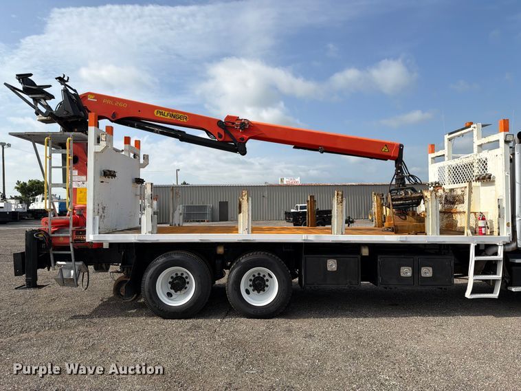 image for item EG9322 2015 Freightliner 114SD crane truck