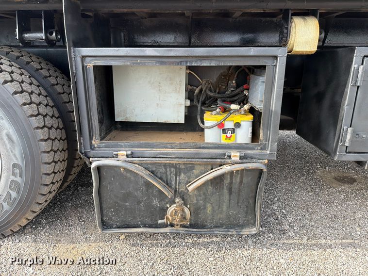 image for item EG9322 2015 Freightliner 114SD crane truck