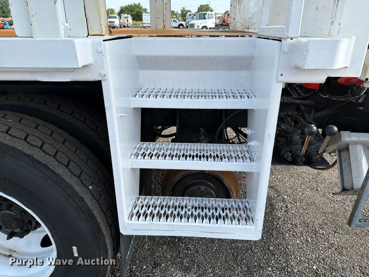 image for item EG9322 2015 Freightliner 114SD crane truck
