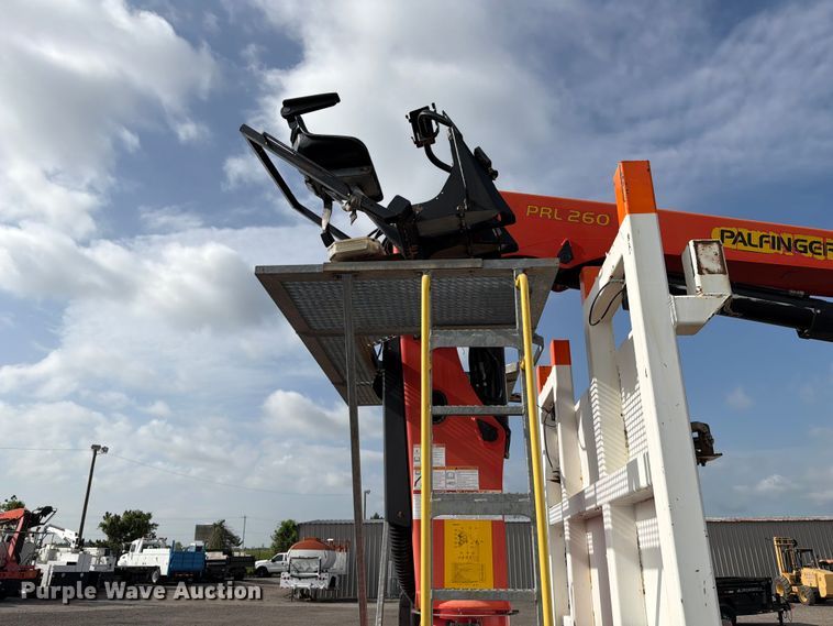 image for item EG9322 2015 Freightliner 114SD crane truck