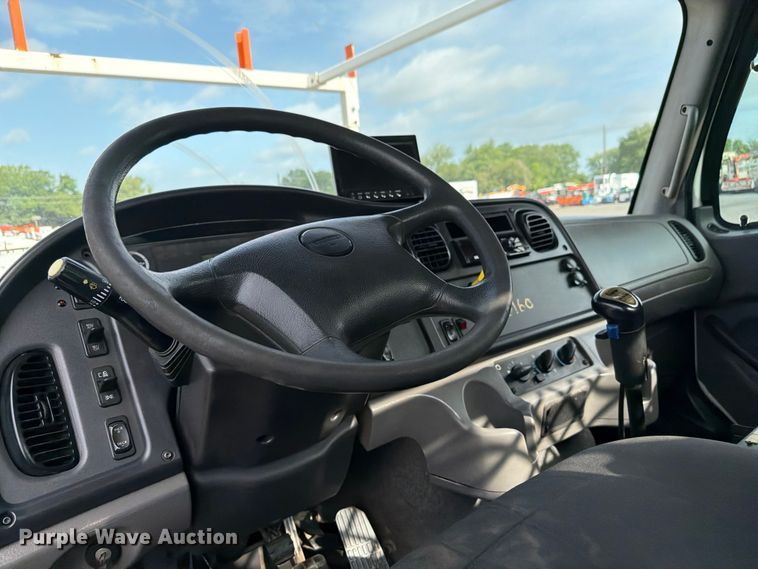 image for item EG9322 2015 Freightliner 114SD crane truck