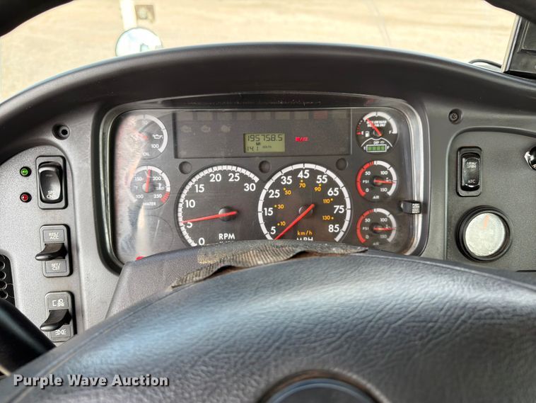 image for item EG9322 2015 Freightliner 114SD crane truck