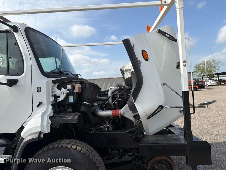 image for item EG9322 2015 Freightliner 114SD crane truck
