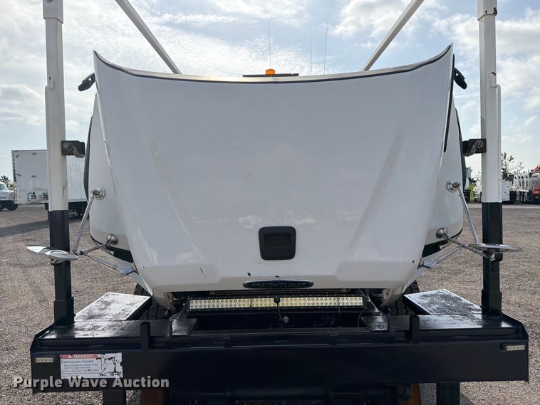 image for item EG9322 2015 Freightliner 114SD crane truck