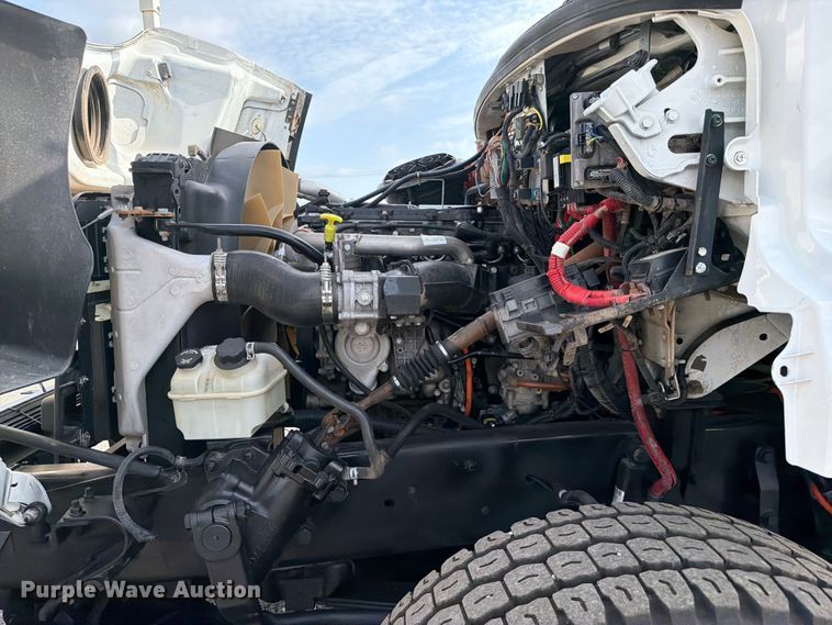 image for item EG9322 2015 Freightliner 114SD crane truck