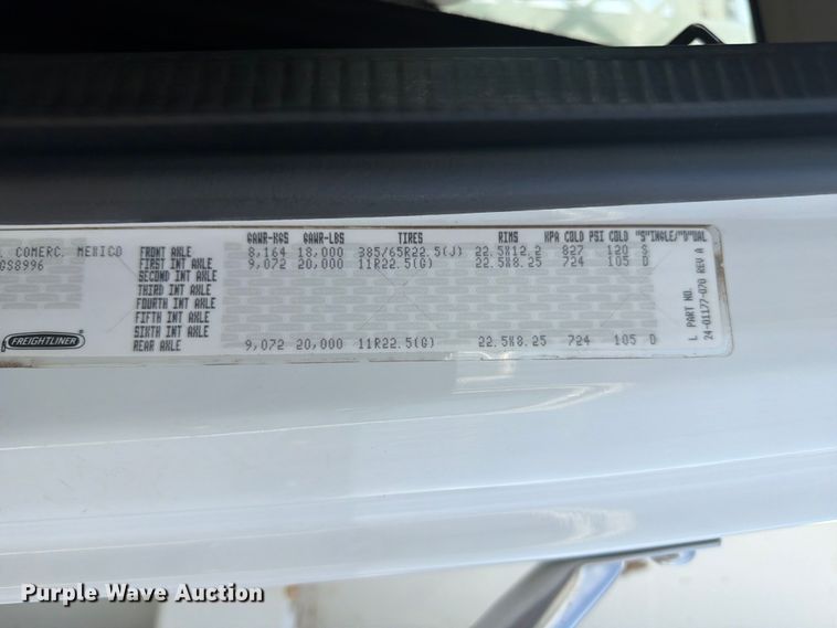 image for item EG9322 2015 Freightliner 114SD crane truck