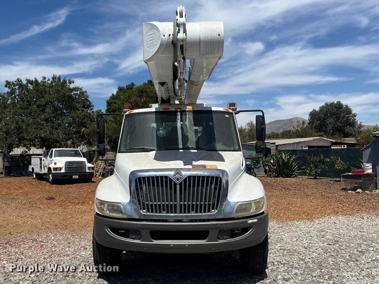image for item EL2616 2014 International 4300 SBA bucket truck