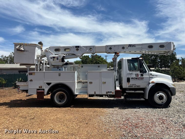 image for item EL2616 2014 International 4300 SBA bucket truck