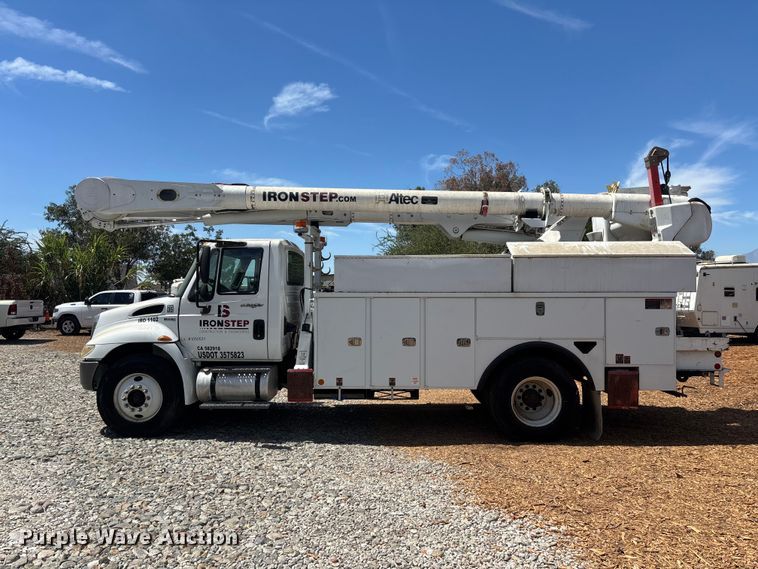 image for item EL2616 2014 International 4300 SBA bucket truck