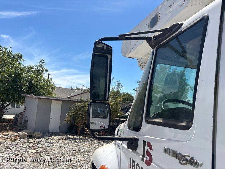 image for item EL2616 2014 International 4300 SBA bucket truck