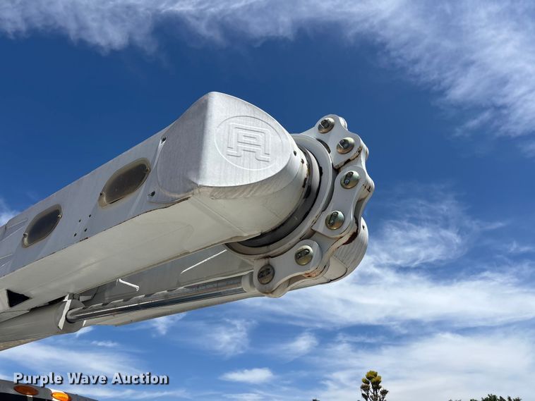image for item EL2616 2014 International 4300 SBA bucket truck