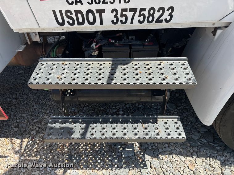 image for item EL2616 2014 International 4300 SBA bucket truck