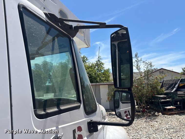 image for item EL2616 2014 International 4300 SBA bucket truck