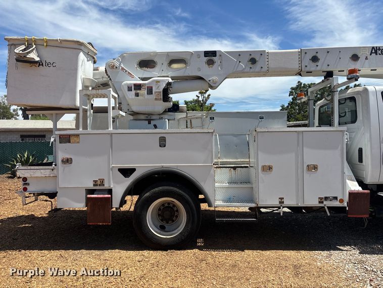 image for item EL2616 2014 International 4300 SBA bucket truck