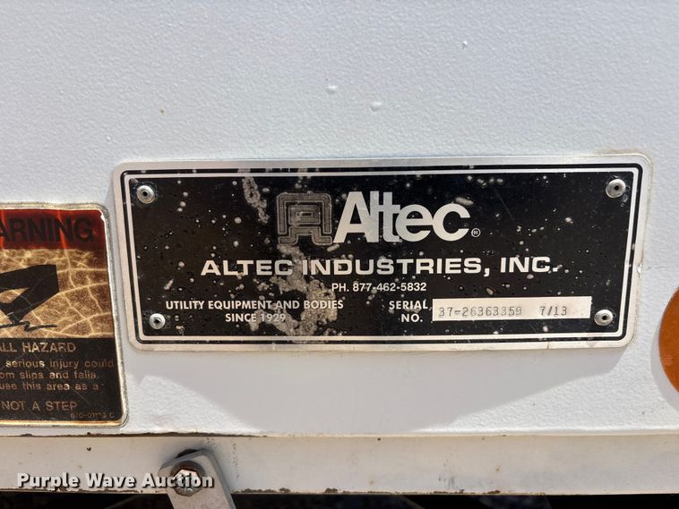 image for item EL2616 2014 International 4300 SBA bucket truck