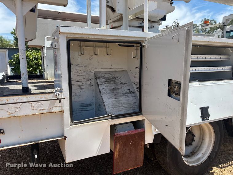 image for item EL2616 2014 International 4300 SBA bucket truck