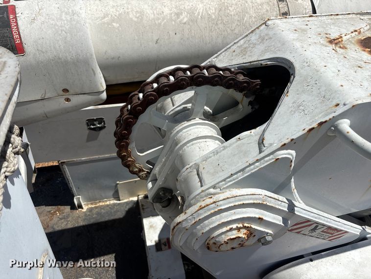 image for item EL2616 2014 International 4300 SBA bucket truck