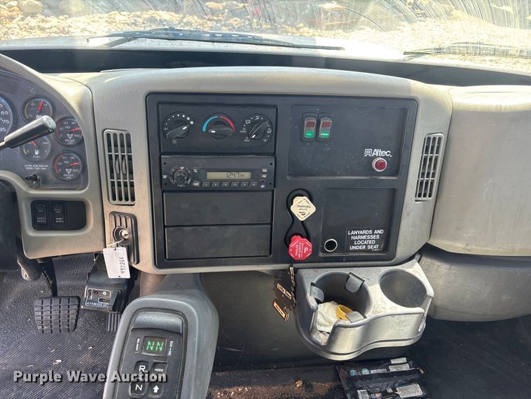 image for item EL2616 2014 International 4300 SBA bucket truck