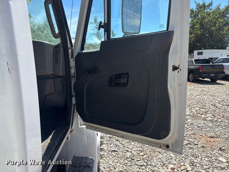 image for item EL2616 2014 International 4300 SBA bucket truck