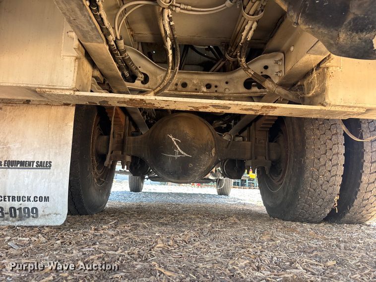 image for item EL2616 2014 International 4300 SBA bucket truck