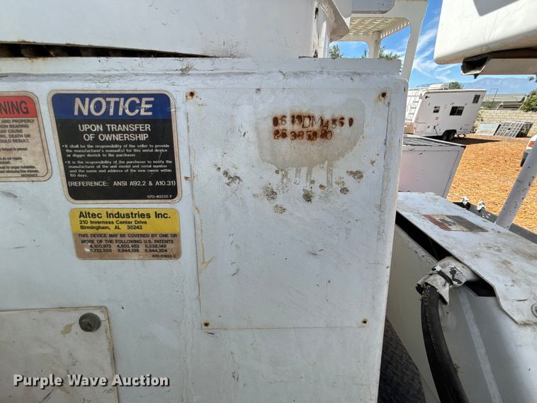 image for item EL2616 2014 International 4300 SBA bucket truck