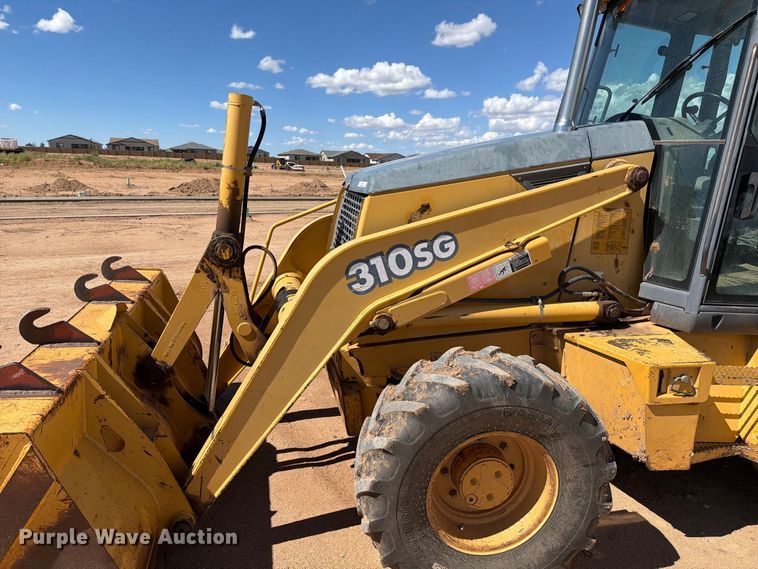 image for item EL2637 2003 John Deere 310SG backhoe