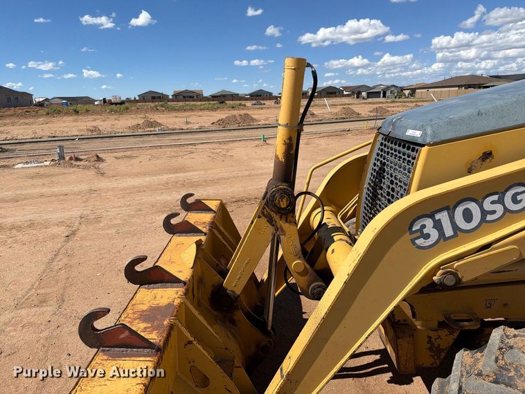 image for item EL2637 2003 John Deere 310SG backhoe
