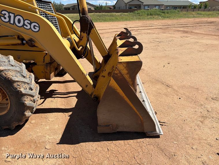 image for item EL2637 2003 John Deere 310SG backhoe