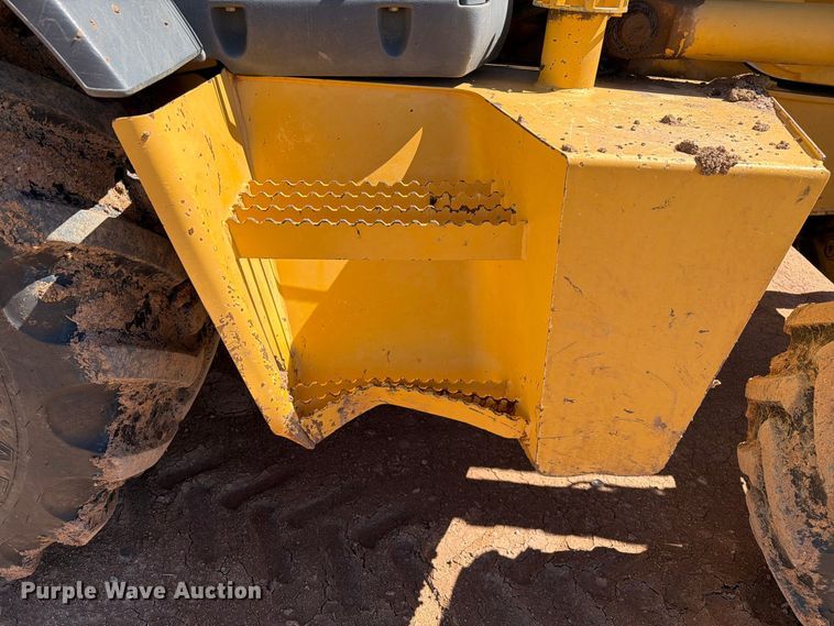 image for item EL2637 2003 John Deere 310SG backhoe