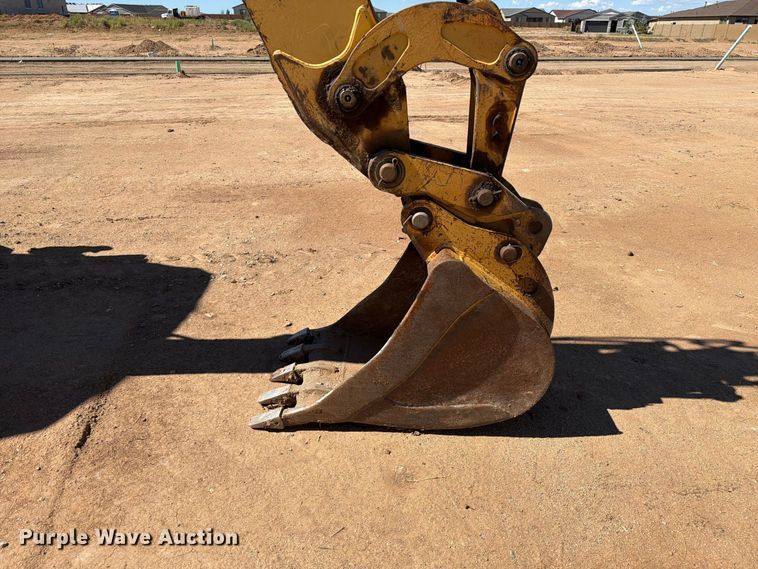 image for item EL2637 2003 John Deere 310SG backhoe