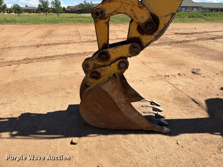 image for item EL2637 2003 John Deere 310SG backhoe