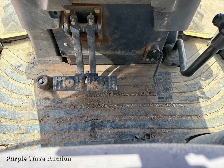 image for item EL2637 2003 John Deere 310SG backhoe