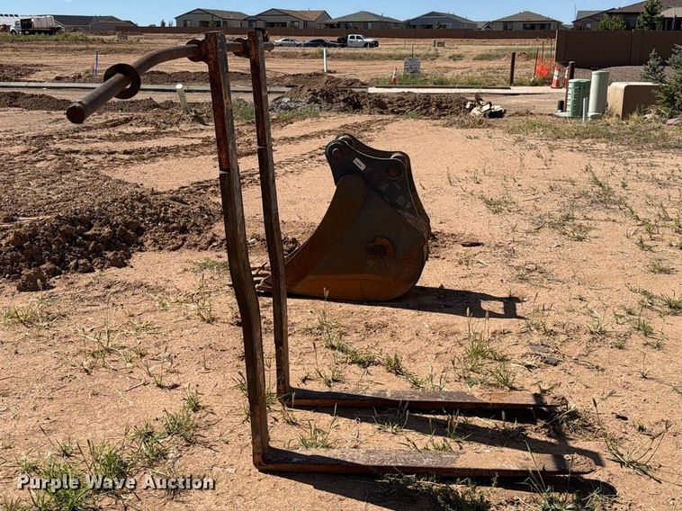 image for item EL2637 2003 John Deere 310SG backhoe