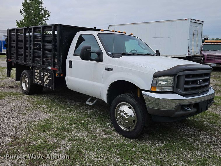 image for item EO7281 2004 Ford F450 Super Duty flatbed truck