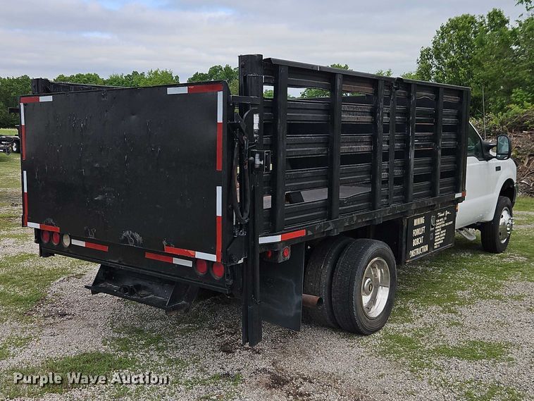 image for item EO7281 2004 Ford F450 Super Duty flatbed truck