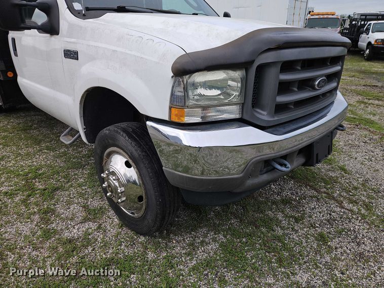 image for item EO7281 2004 Ford F450 Super Duty flatbed truck
