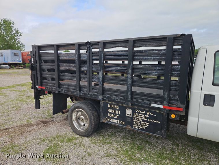 image for item EO7281 2004 Ford F450 Super Duty flatbed truck