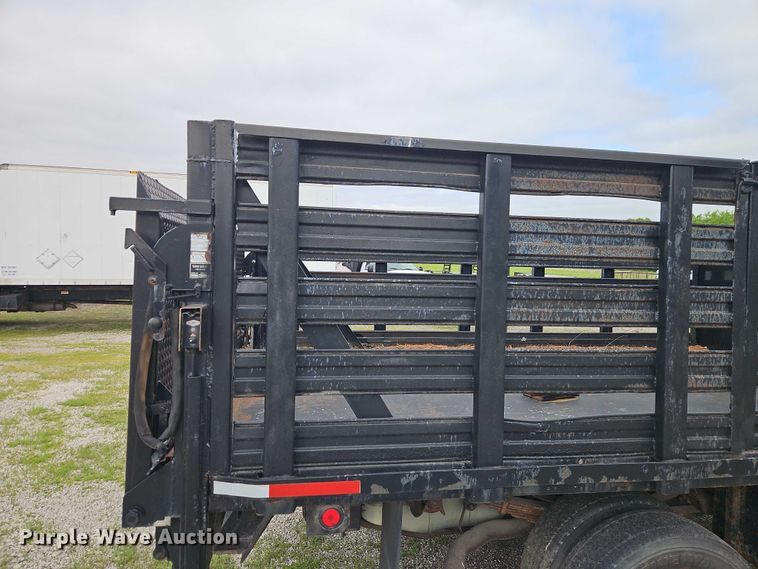 image for item EO7281 2004 Ford F450 Super Duty flatbed truck