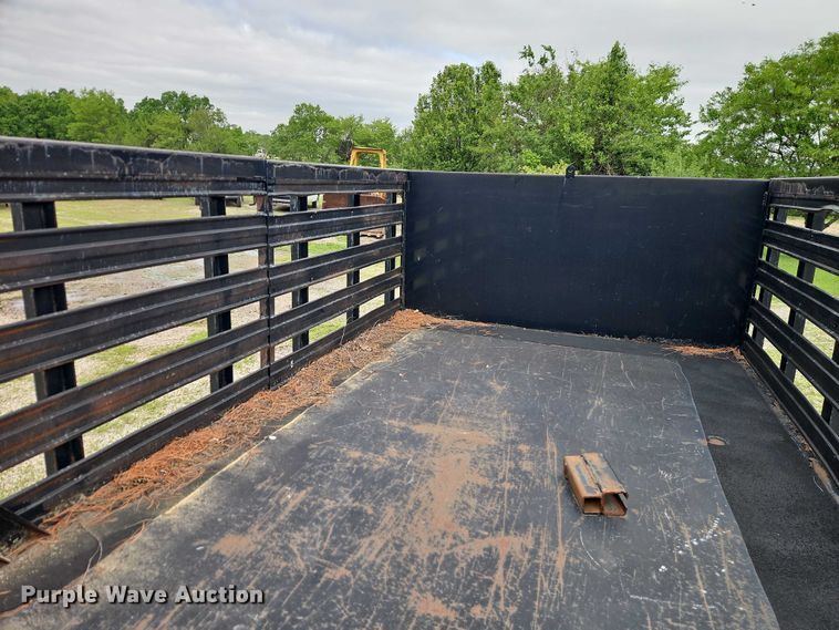image for item EO7281 2004 Ford F450 Super Duty flatbed truck