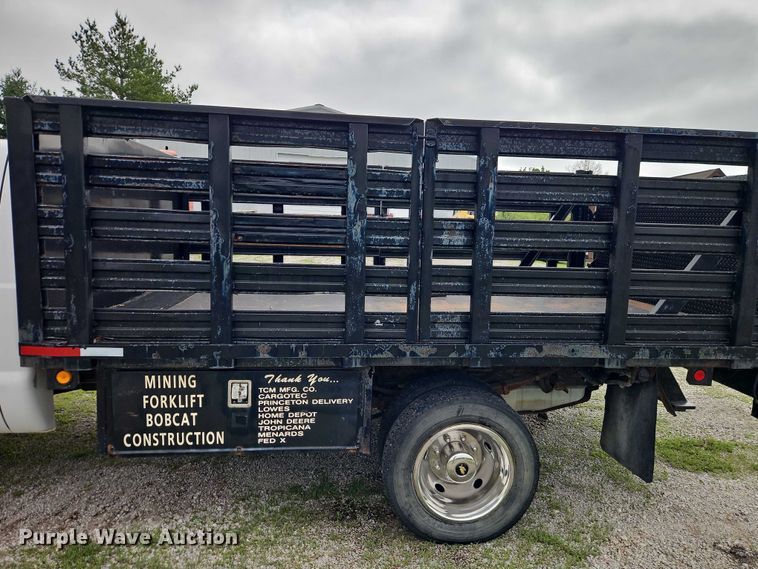 image for item EO7281 2004 Ford F450 Super Duty flatbed truck