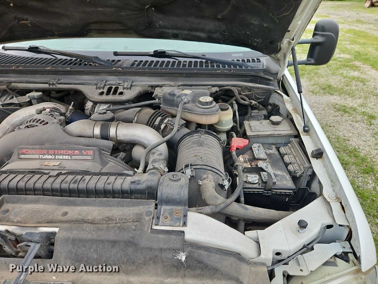 image for item EO7281 2004 Ford F450 Super Duty flatbed truck