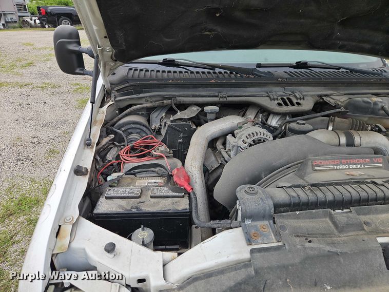 image for item EO7281 2004 Ford F450 Super Duty flatbed truck