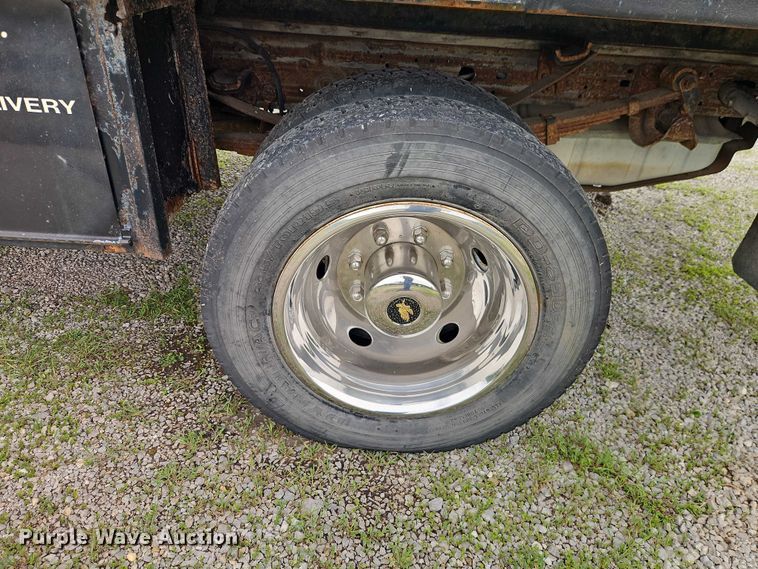 image for item EO7281 2004 Ford F450 Super Duty flatbed truck